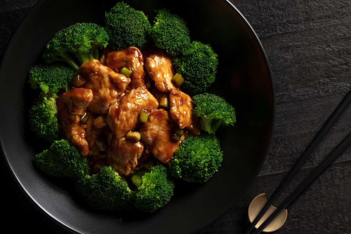 GINGER CHICKEN WITH BROCCOLI