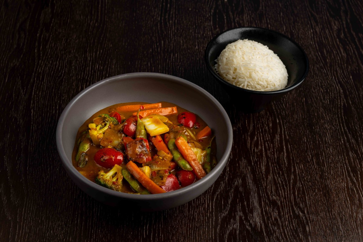 COCONUT CURRY VEGETABLES